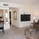 124 Fully Furnished 1Br Suite-Prime Location