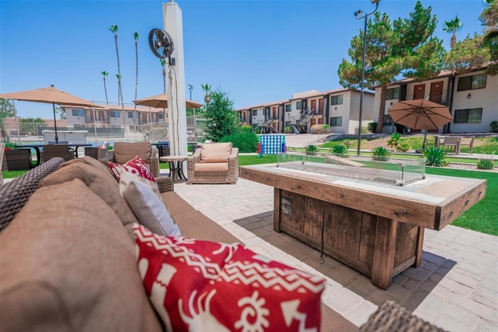 124 Fully Furnished 1br Suite-prime Location *