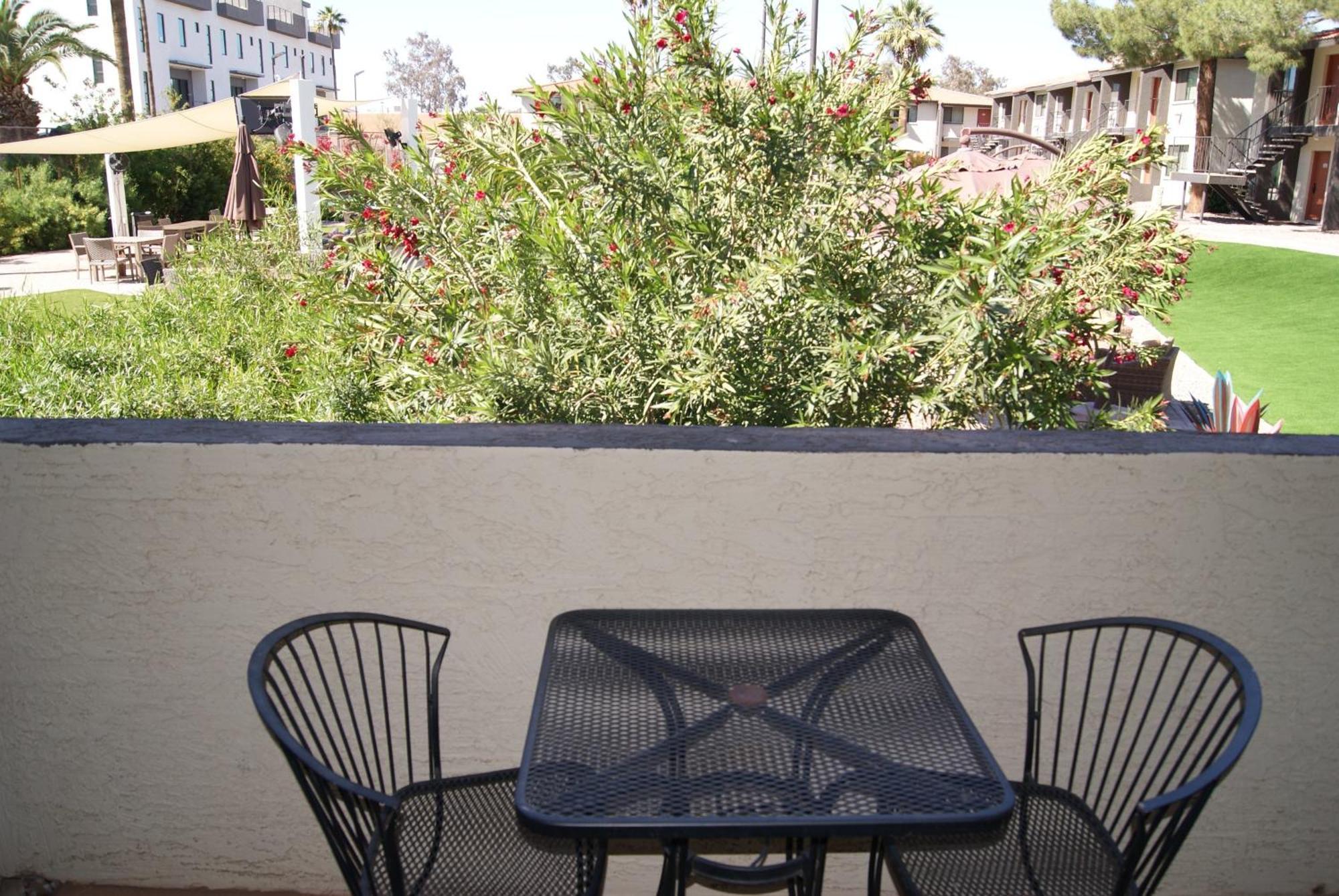 124 Fully Furnished 1br Suite-prime Location Apartment Scottsdale